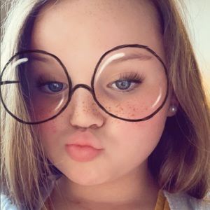 Meet your Posher, Karlie